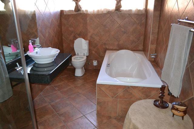 Jacaranda Lodge Polokwane Extérieur photo